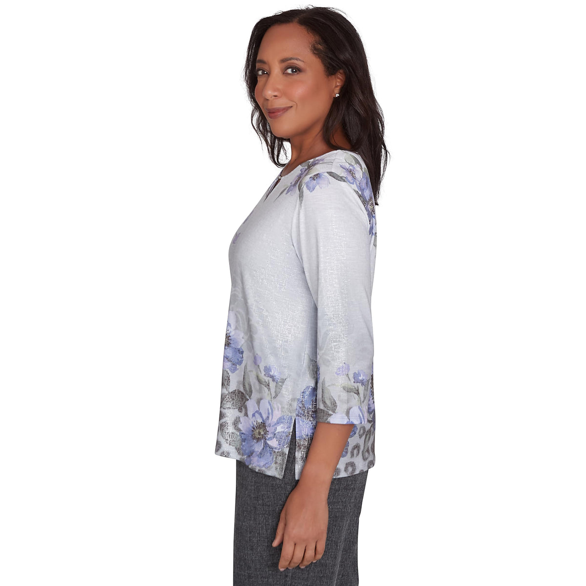 Alfred Dunner Worth Avenue Asymmetrical Floral Shimmer Top Polyester (US, Alpha, Small, Regular, Regular, Standard, Grey)