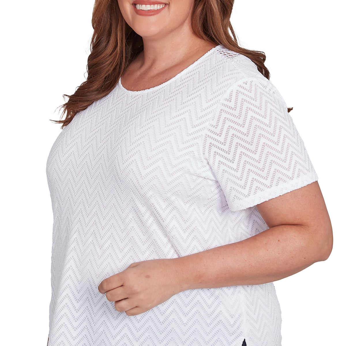 Alfred Dunner Women's Textured Chevron Lace Back Tee Size L White