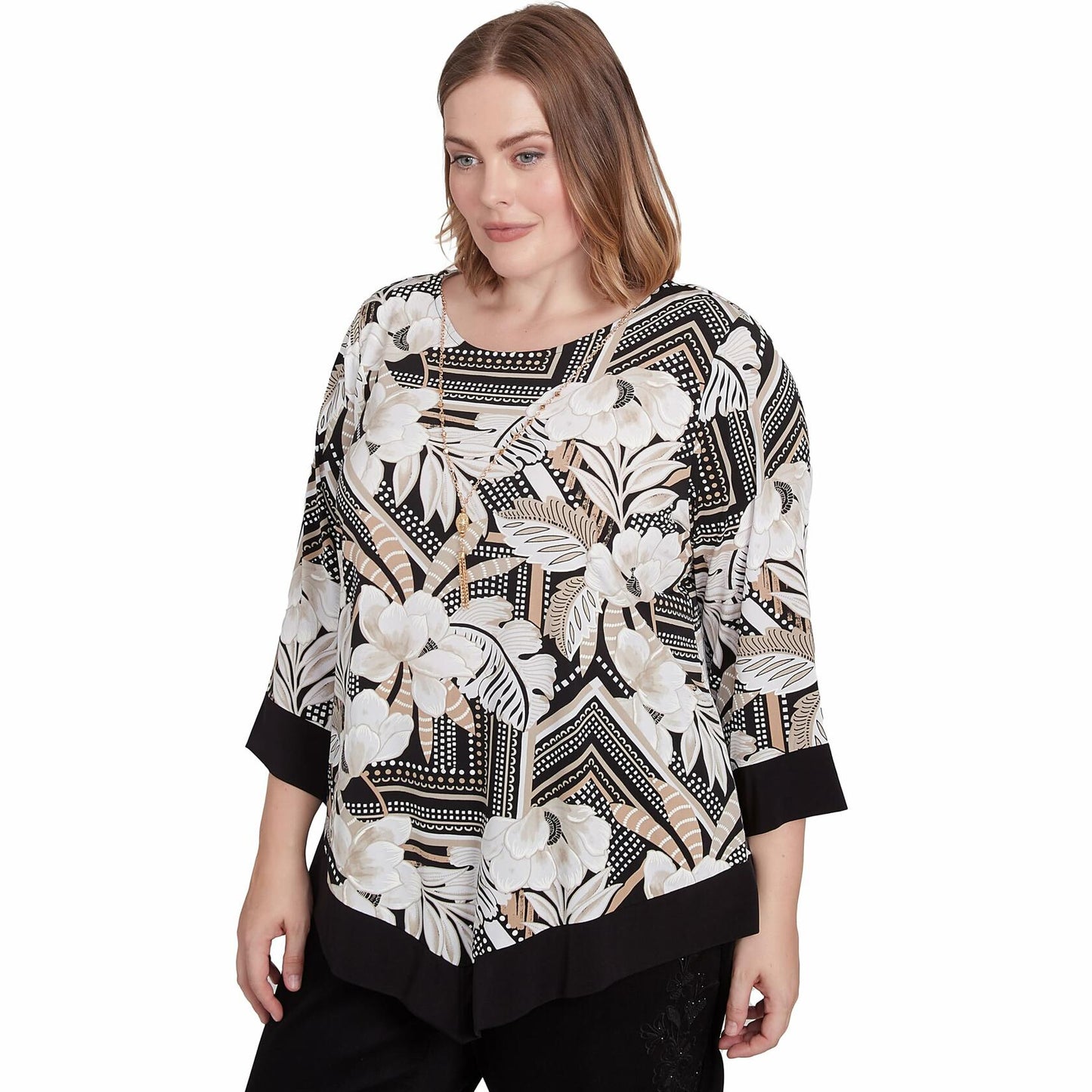 Floral Geometric Crewneck Top with Necklace